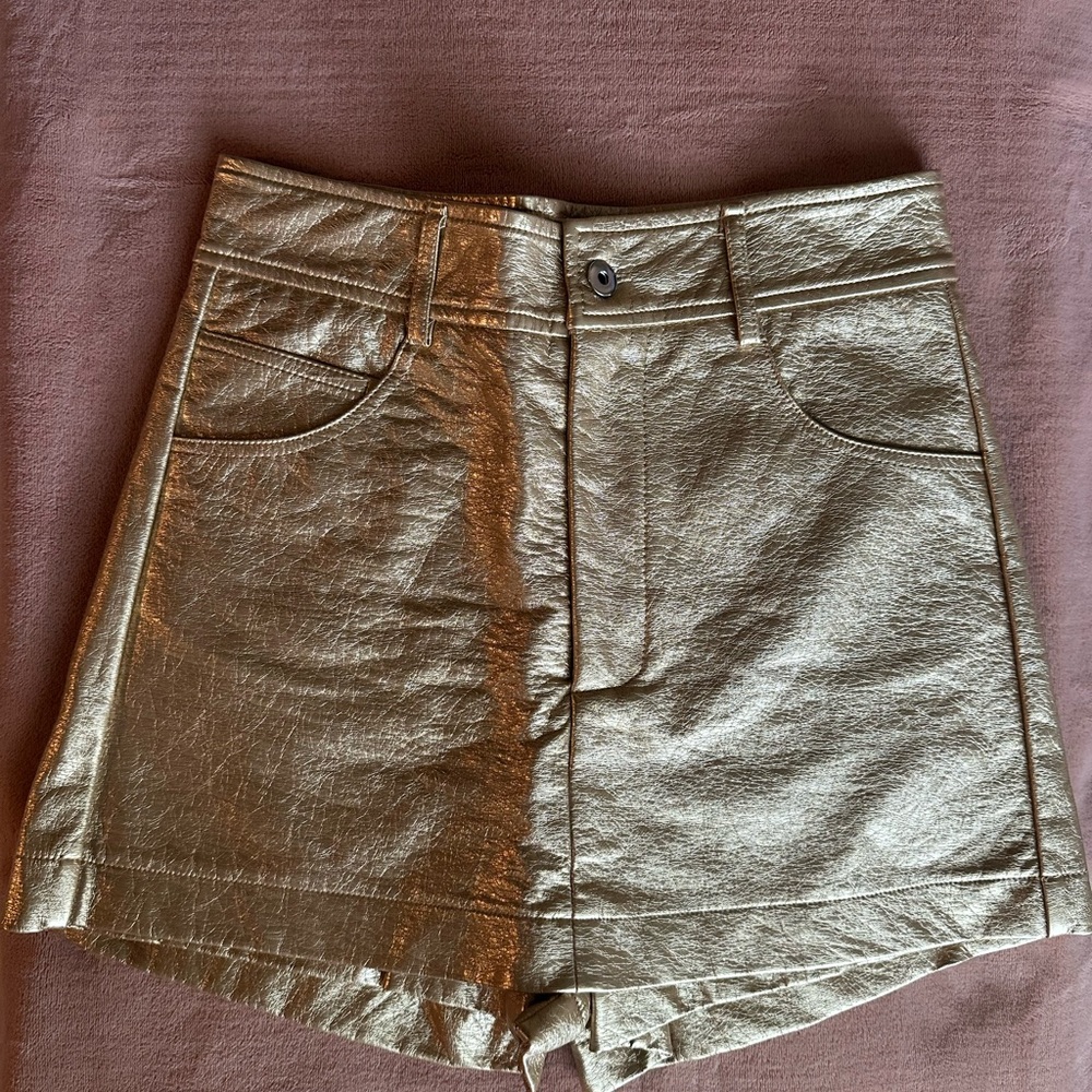 ✨ Metallic Gold High-Waisted Shorts - STYUE (Size S)